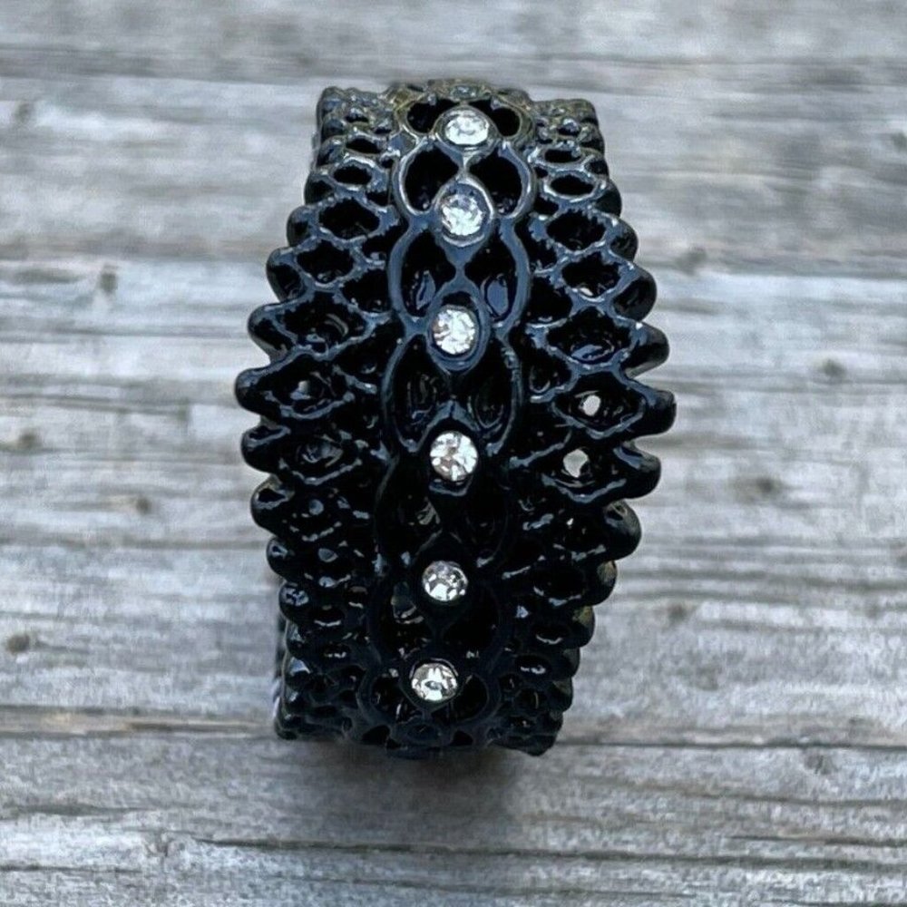 Women Ring Fashion Black Tone Finger Band Crystal Accent Fancy Ring Size 7 - Picture 6 of 12